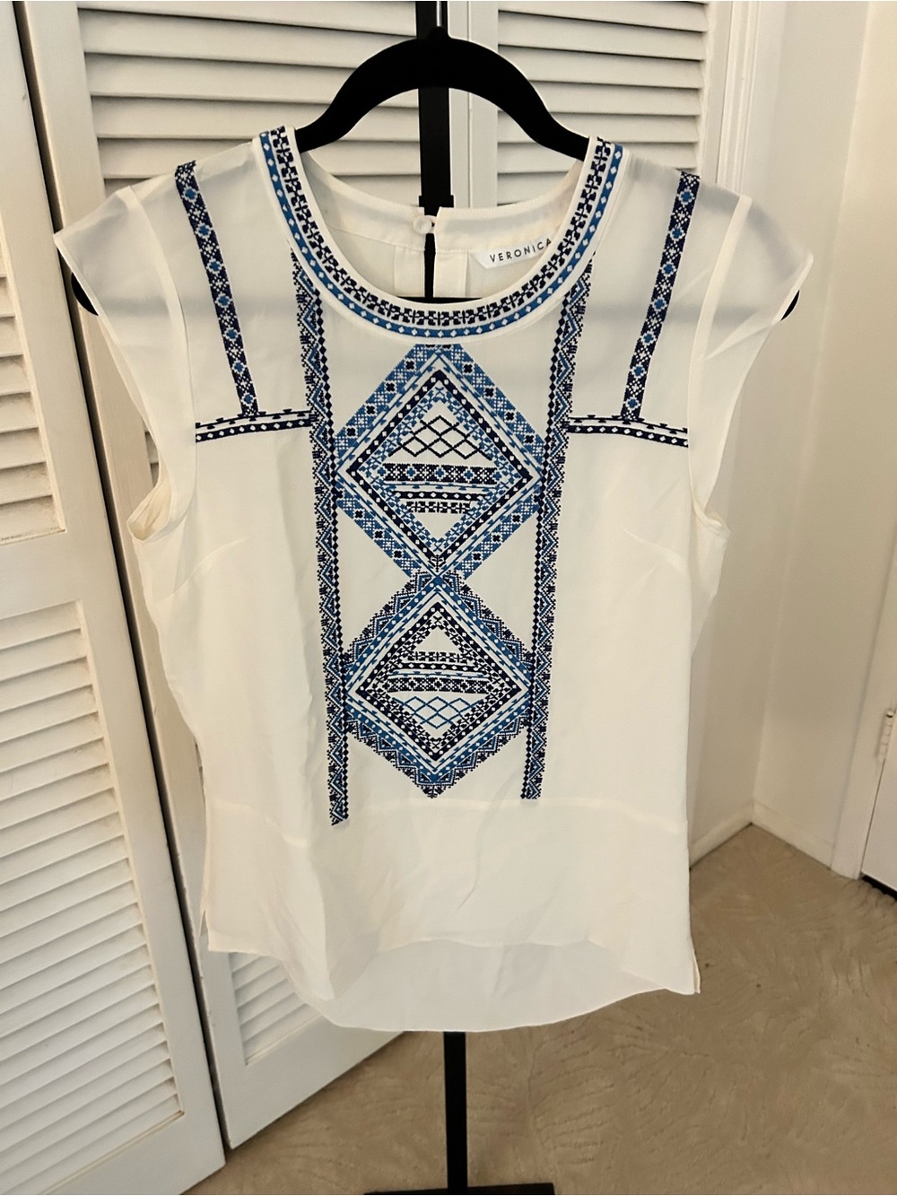 Veronica Beard White Sleeveless Top with Blue Geometric Embroidery